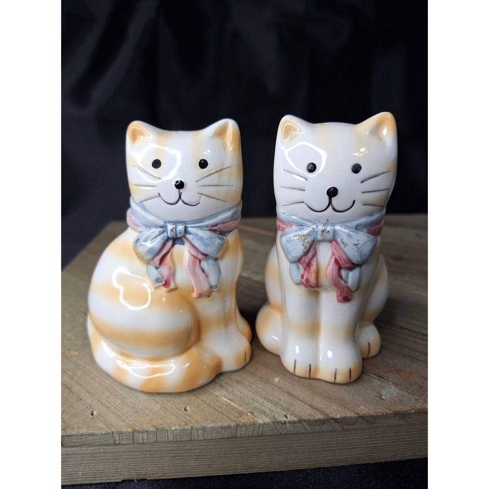 Vintage anthropomorphic Ginger Tabby Cat Salt &‎ Pepper Shakers Ceramic Set